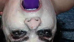 TL小姐深喉狂吞假屌！