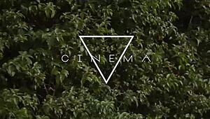 拉丁妹公共露阴毛吸巨屌