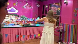 Stranger Met Me in Park and Invited Me to Hotel for Fun