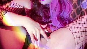 Cutie Plays With Pussy And Ass