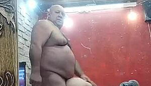 Muscular Bodybuilder Tiuzao Fucks the Southern Novinhas with Big Belly