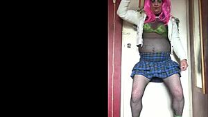 i'm a sissy crossdresser who loves bisexual fun