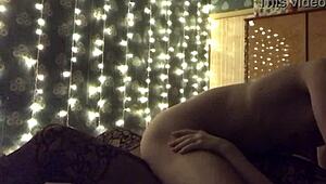 我忍不住猛操这个穿着丝袜的熟女