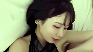 j-japanese girl gives blowjob bukkake...