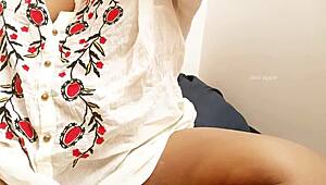 Indian Aunty's Big Boobs Tease in Bangladeshi Style