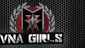 哇！亚裔熟女Maxine X舔曲线辣妹Carmen Valentina蕾丝穴