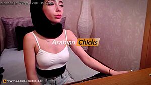 arabicvirgo对粉丝：看我现在摄像头上狂抖屁股！