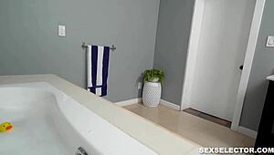 sex selector - bath time with vanna bardot