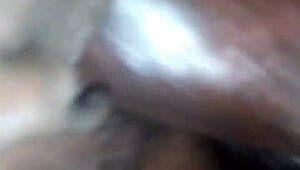 丰满骚妹湿穴被猛钉狂干