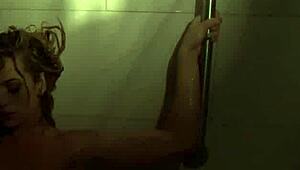 sexy dahlia having naughty fun in the shower 😘