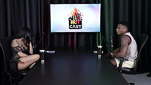 Slutty milf Sara Jay shares a hard cock with brunette Jayla Starr