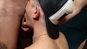 Fiz Uma Suruba Com Meus Amigos E Dei Pra Dois Dotados