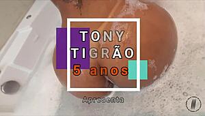 já no red o vídeo completo da deliciosa sophie stephan estreando em grande estilo