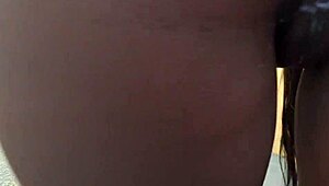 I love seeing my girlfriend in tight pants on the street 😘