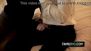 变态继父操戴头巾继女Ella Knox