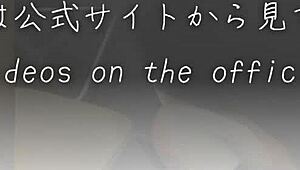 教室性爱让我被同学射精...嗯，男友在等！