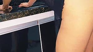 Fodendo Loira Na Pia E Gozando Dentro