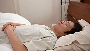 超级淫荡日本妈妈Hiromi Hirota中出舔阴