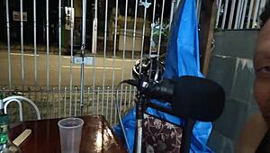 Amateur gives blowjob to podcast presenter live