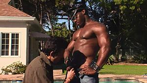 Whoa! Buff black stud gets sucked and slams deep in tight ass outdoors 😈