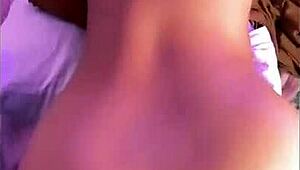 操你妈的贱货，摇你那骚屁股让我干！