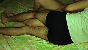 你看那巨乳美女湿屄呻吟浪叫