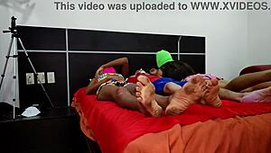 morena tiene gustos sucios y folla con el marido de su hermanastra en su propia cama trio casero amateur sexo interracial casero