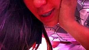 操你妈的贱货，摇你那骚屁股让我干！