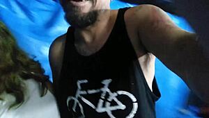 Amateur gives blowjob to podcast presenter live