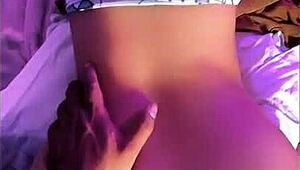 操你妈的贱货，摇你那骚屁股让我干！