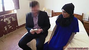 American Tourist Craves Shy Arab Pussy in Public Outdoor Encounter