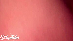 意外偷窥年轻18岁辣妹洗澡