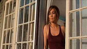 Wow, Hollywood celeb goes fully nude! 😲