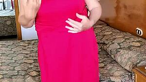 辣妈红丝袜撩巨乳光溜骚逼