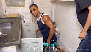 o vizinho encanador chegou, ele é muito gostoso, né?