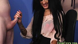 CFNM办公室英国妹颜射