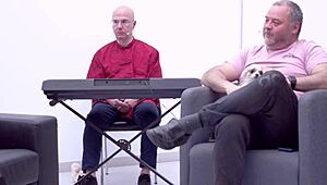 lainai de torbe teases with ohana petite in a steamy tiny frame encounter. wanna peek at her small curves?