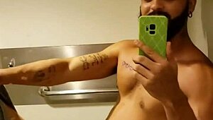 Amateurs Start in Shopping Bathroom and End in Bed