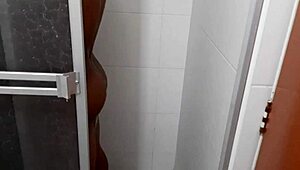 浴室和岳母一起洗澡激情