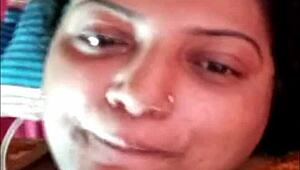 Pakistani teen has lesbian sex on WhatsApp call.