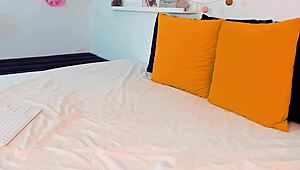 这个角度展示超级妈妈骚货cosplay网络摄像头，纯热辣！