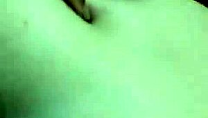 Horny Novinha Fucks Coroa While Talking to Boyfriend