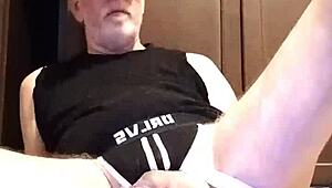 thomas odea playing with big cocks and toys 😏