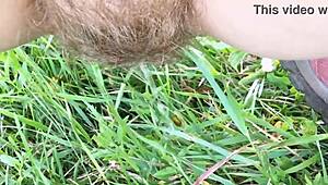 森林厕所冒险户外大胆尿尿