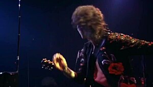 uhh, led zep classic tunes got me vibin' hard this retro night