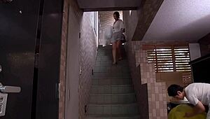 热辣日本已婚邻居高清挑逗我