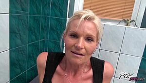 omg, this mature maid pays for exposure with her pretty cunt, so hot! 😍