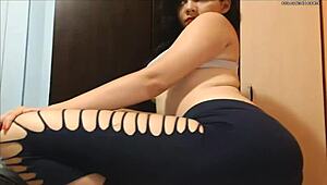 Girl On Webcam Reaches Squirting Climax