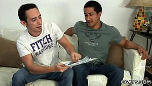 Watch this amateur dude sucking that Latino cock like a pro