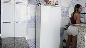 Caught Hot Maid Frying Egg, Then Fucked Her Pussy